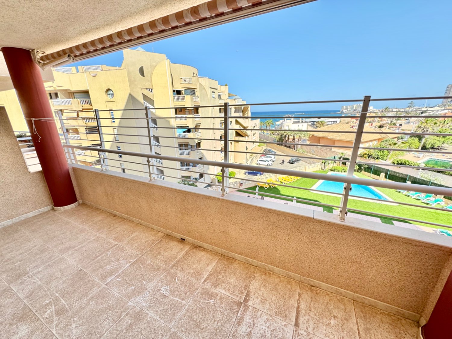 APPARTEMENT SPACIEUX ET LUMINEUX AVEC VUE SUR LA MÉDITERRANÉE