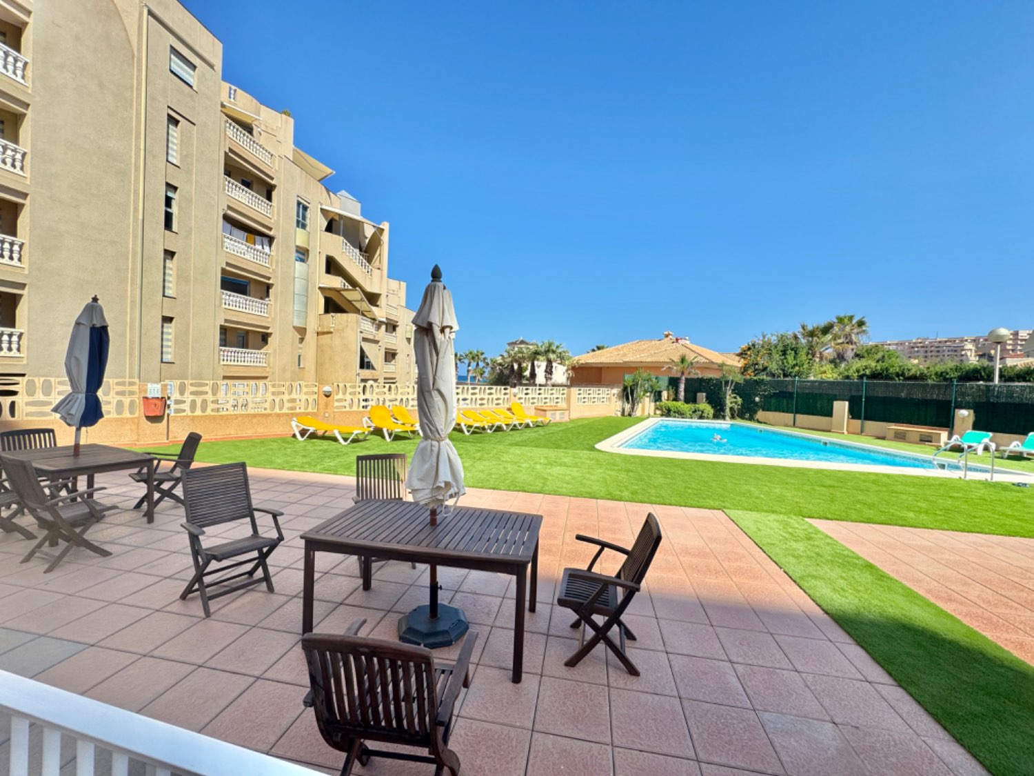 APPARTEMENT SPACIEUX ET LUMINEUX AVEC VUE SUR LA MÉDITERRANÉE