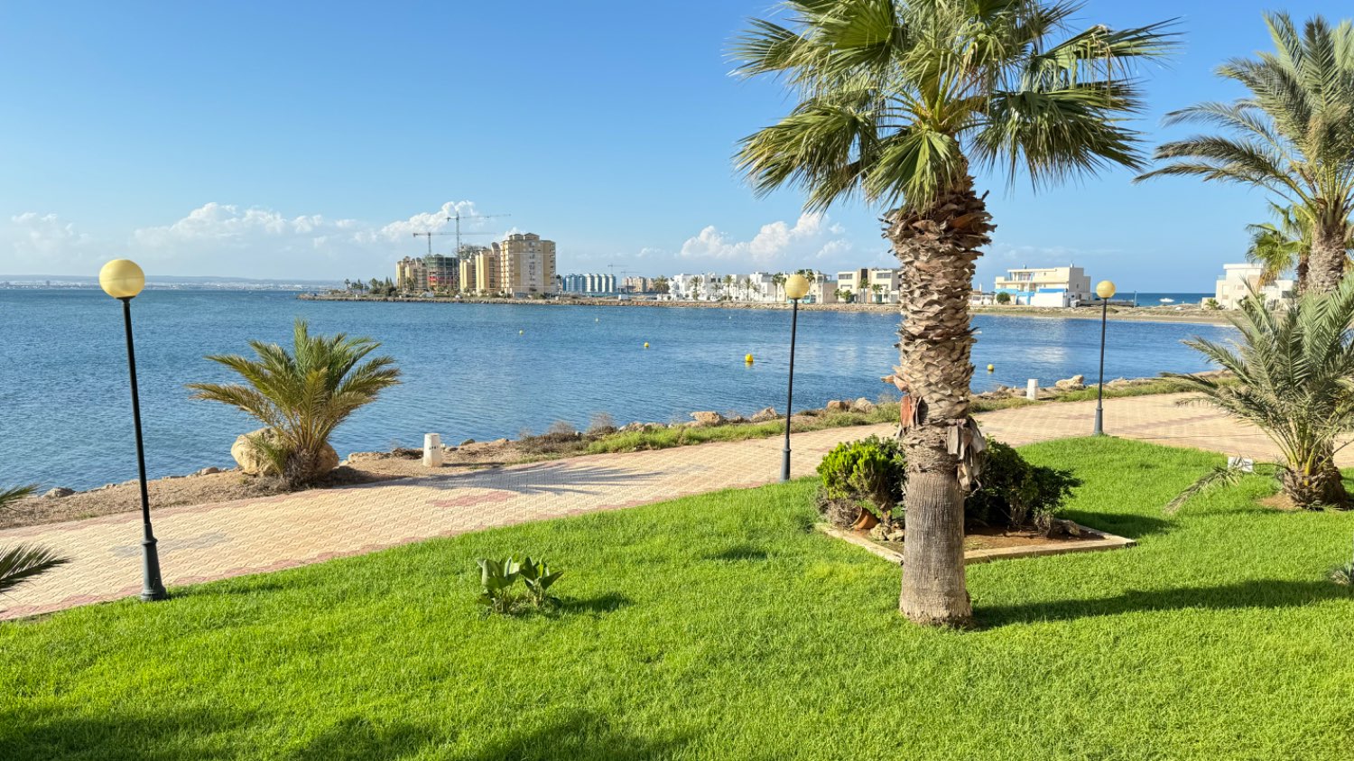 Pieni huoneisto myynnissä Playa del Esparto-Veneziola (La Manga del Mar Menor)