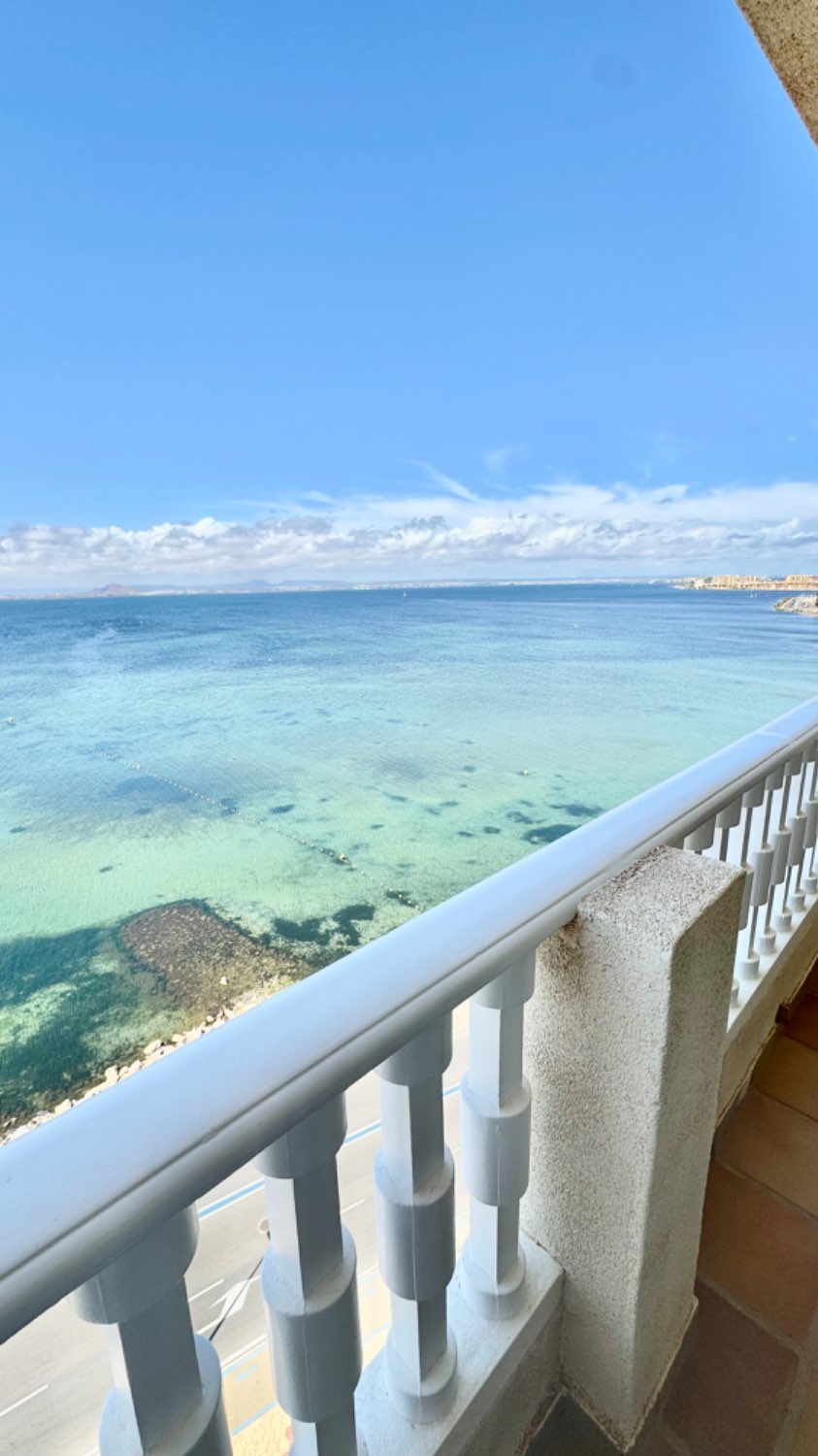 PENTHOUSE SPECTACULAIRE SUR LE FRONT DE MER