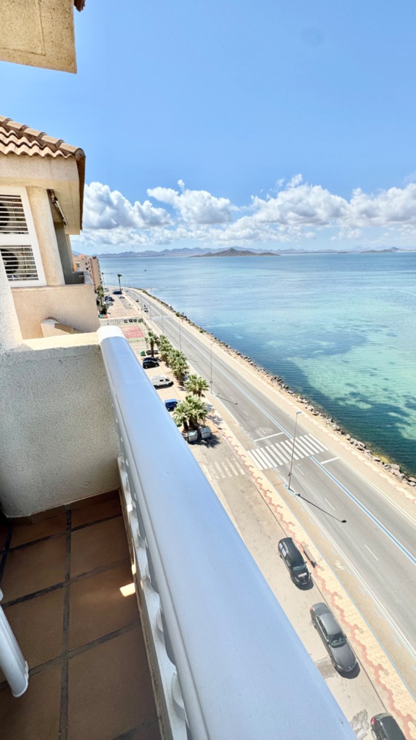 PENTHOUSE SPECTACULAIRE SUR LE FRONT DE MER