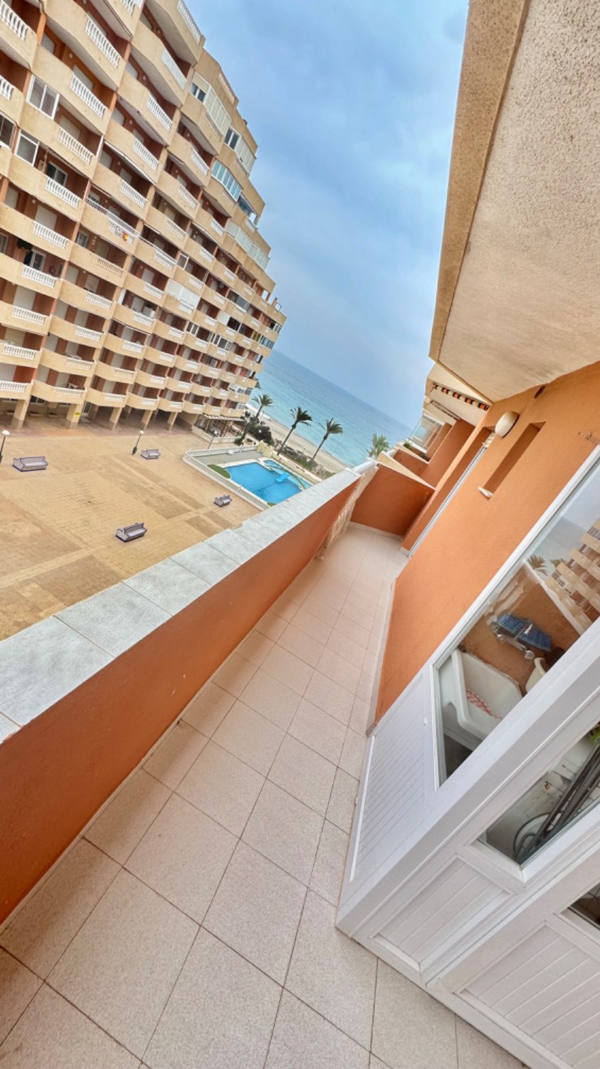 APARTAMENTO EN PRIMERA LINEA DEL MAR CON ESPECTACULARES VISTAS