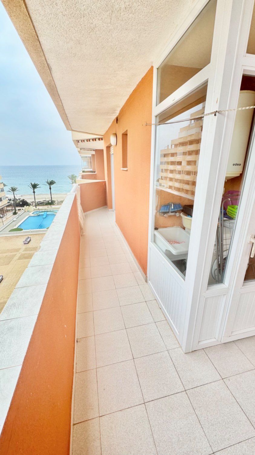 APARTAMENTO EN PRIMERA LINEA DEL MAR CON ESPECTACULARES VISTAS